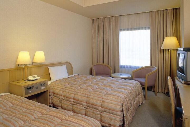 Room 6 of 39