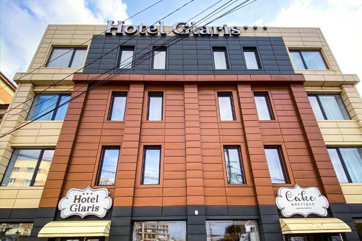 Exterior of HOTEL GLARIS