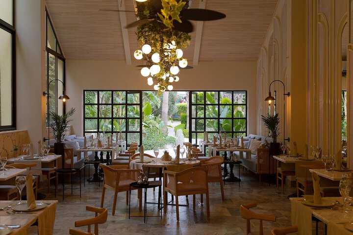 Dining 118 of 203