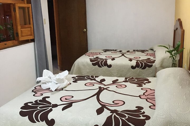 Room 9 of 33