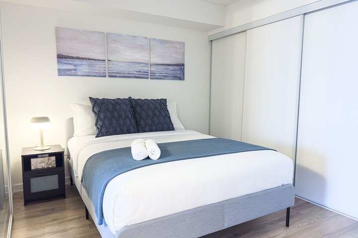 Room 4 of 33
