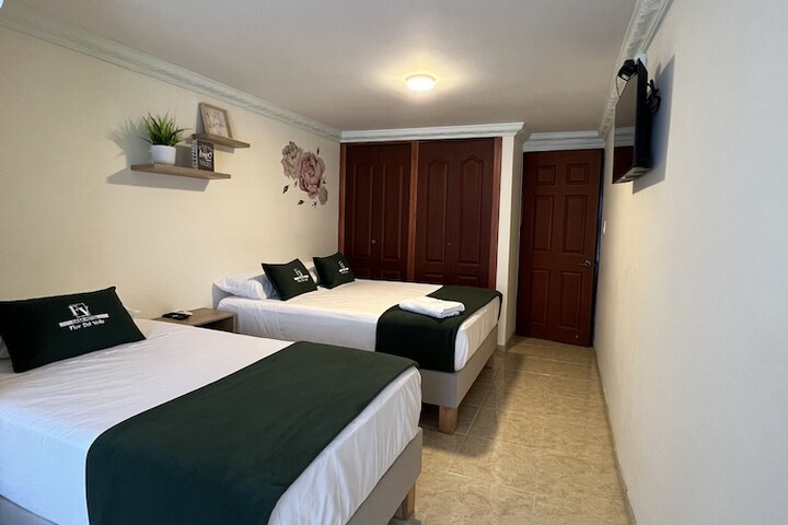 Room 4 of 10