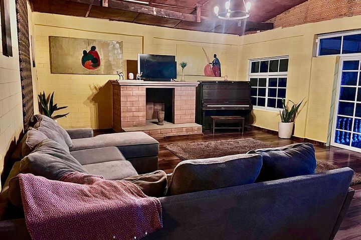 Room 11 of 36