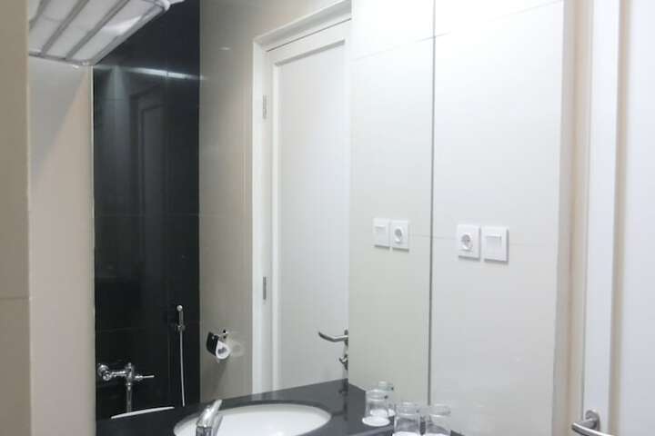 Room 16 of 29