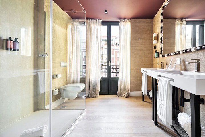 Clean Restrooms