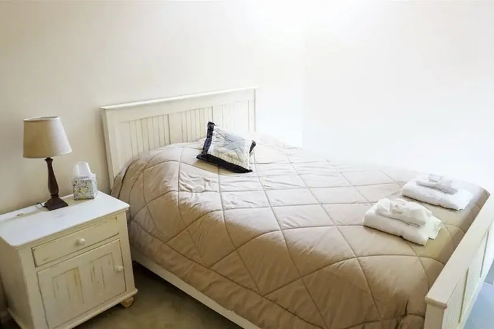 Room 2 of 16