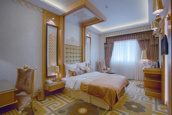 Room 3 of 5