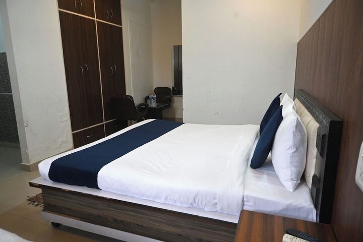 Room 10 of 26