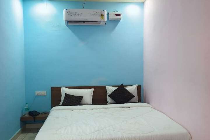 Room 2 of 14