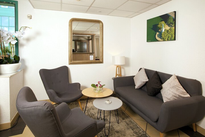 Entrance & Lobby