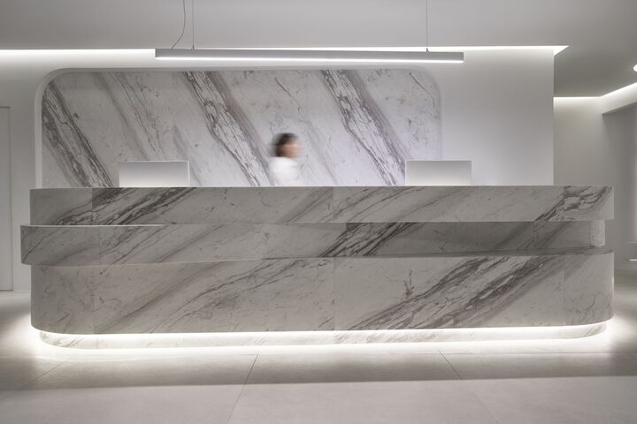 Concierge desk
