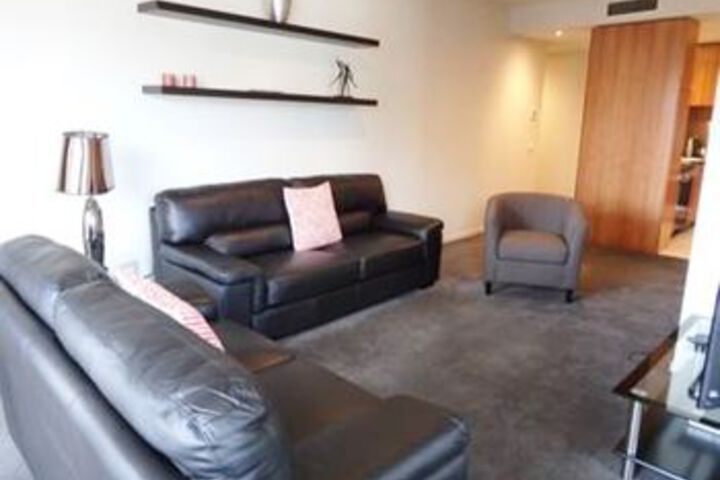 Room 8 of 28