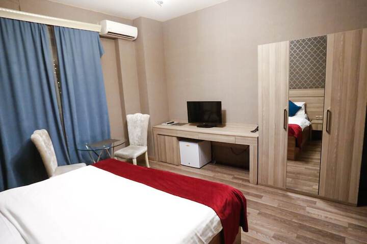 Room 7 of 10