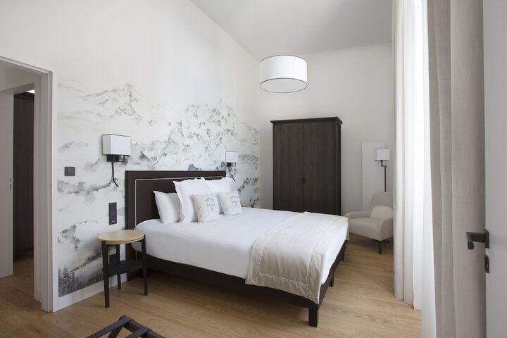 Room 15 of 105