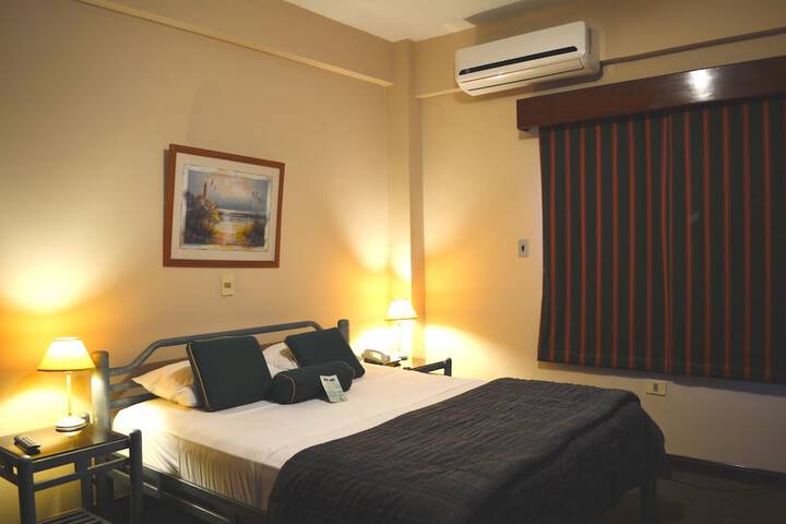 Room 6 of 44