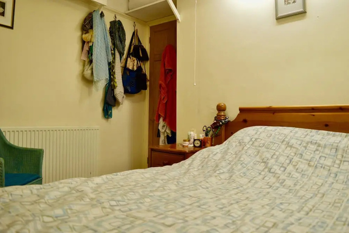 Room 4 of 15