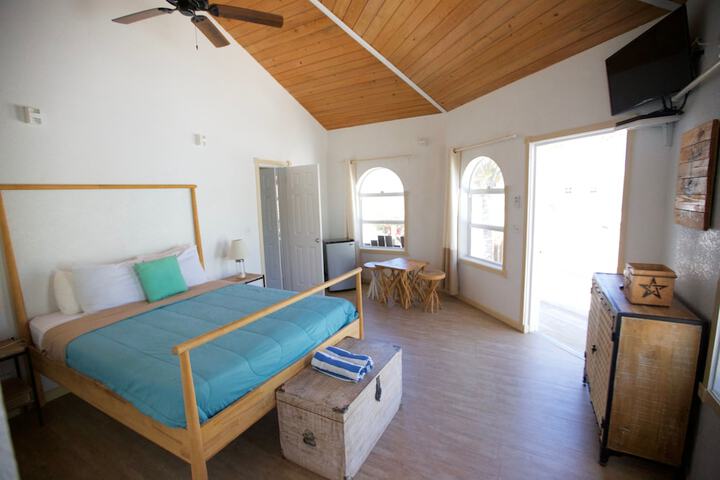 Room 10 of 77