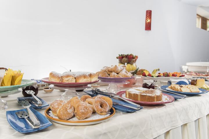 Dining 60 of 85
