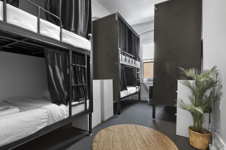 Room 12 of 40