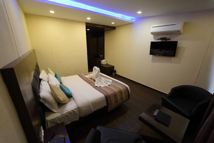 Room 6 of 31