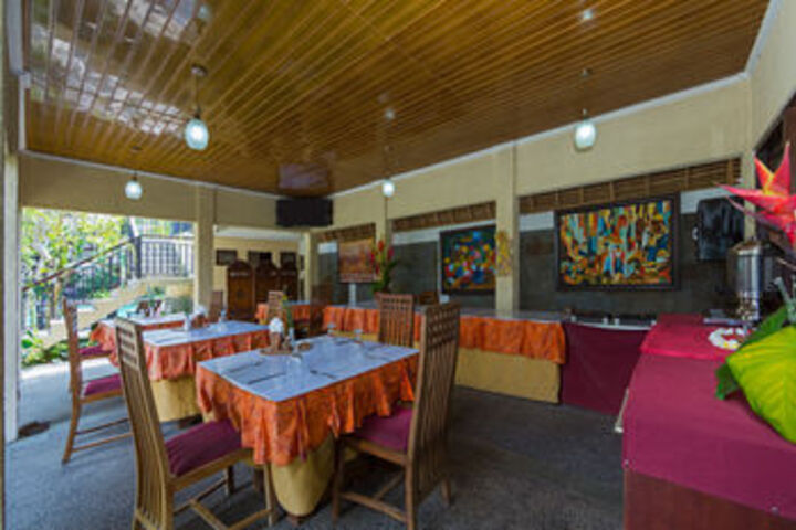 Dining 25 of 25
