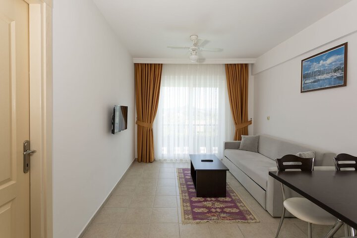 Room 6 of 38