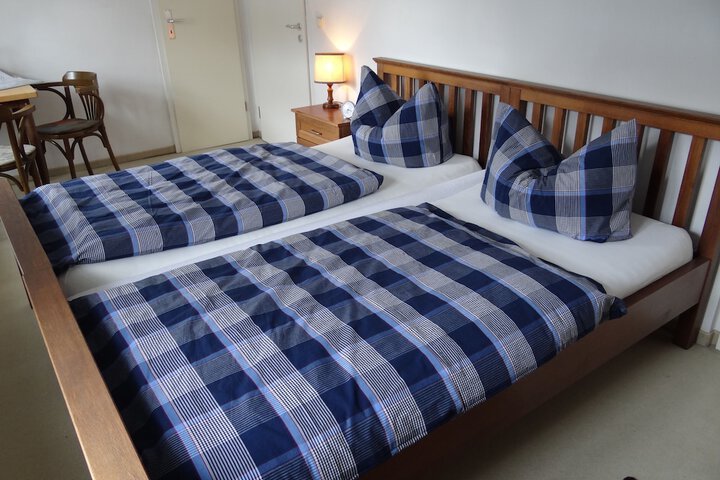 Room 2 of 29