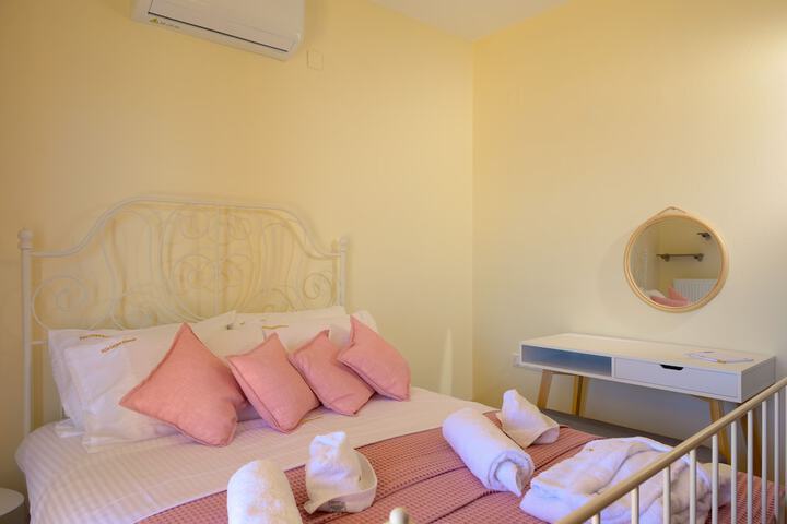Room 20 of 76