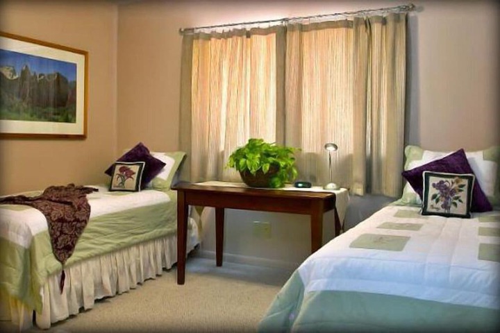 Room 25 of 165