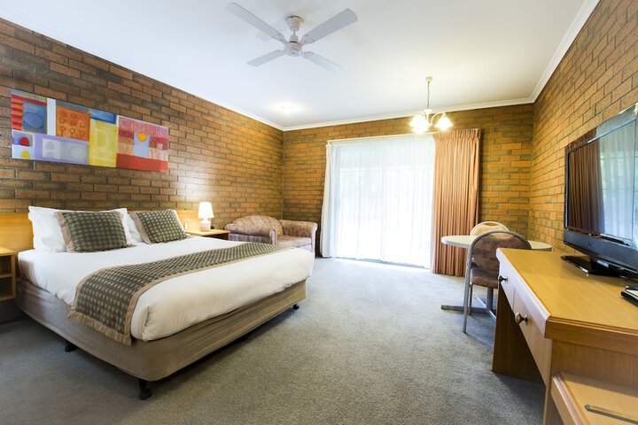 Room 4 of 38