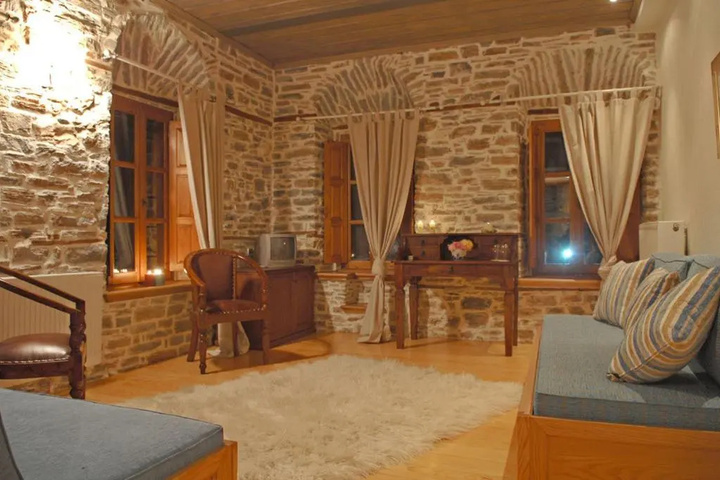 Room 3 of 27