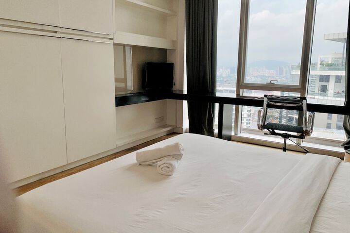 Room 8 of 50