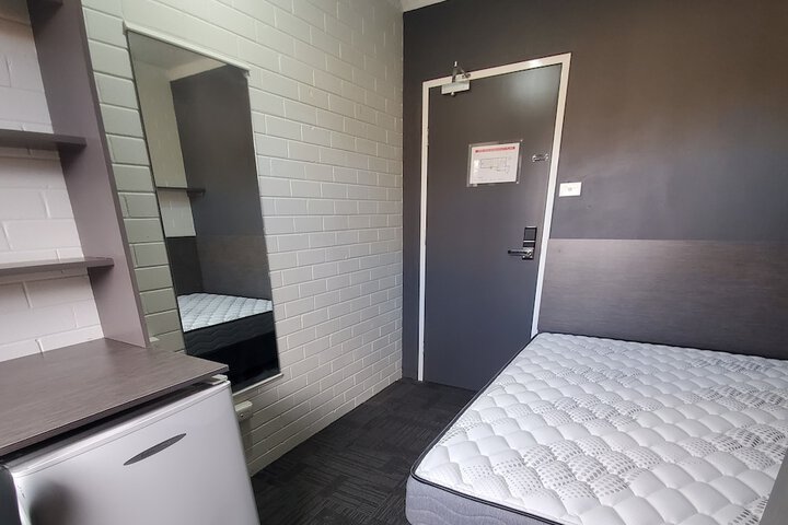 Room 8 of 22