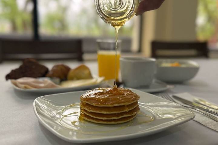 Breakfast/Coffee Service 26 of 36