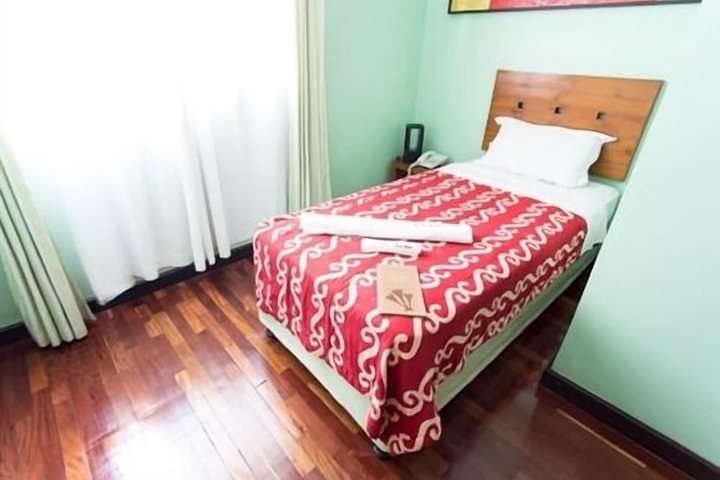 Room 10 of 21