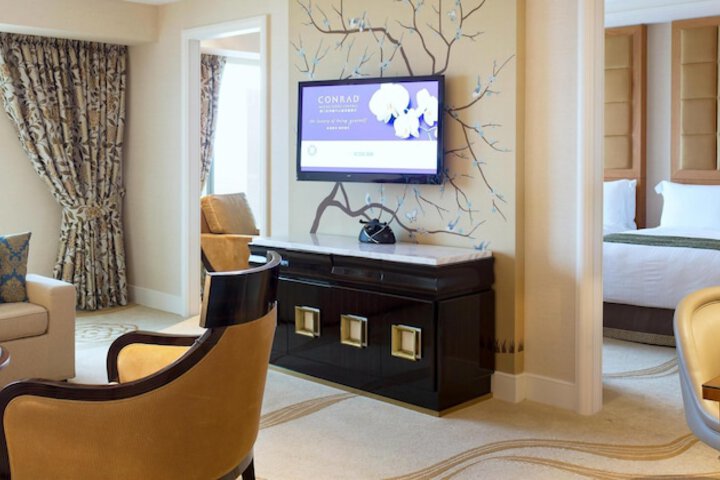 Room 26 of 114