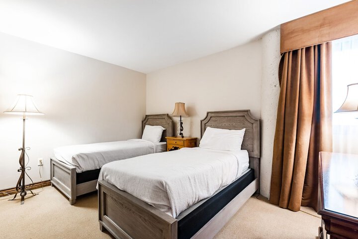 Room 6 of 331