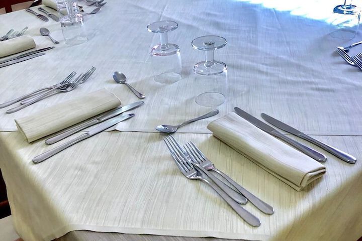 Dining 11 of 19