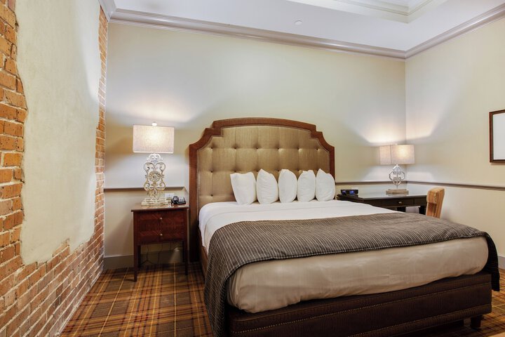 Room 11 of 21
