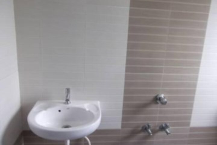 Room 2 of 5