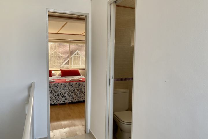 Room 42 of 97