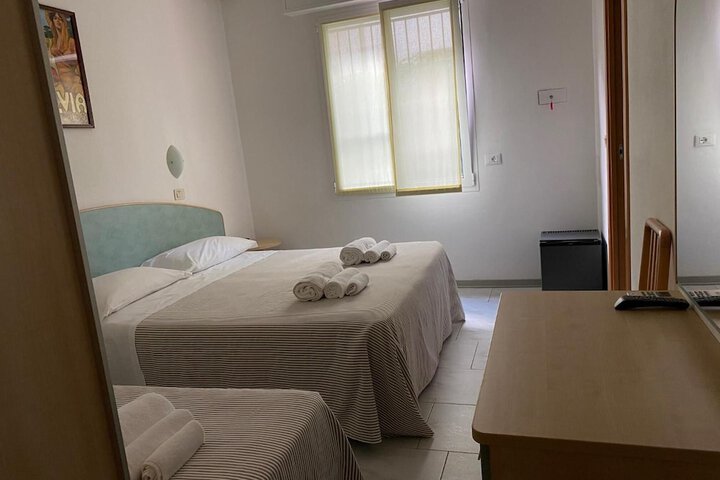 Room 12 of 45