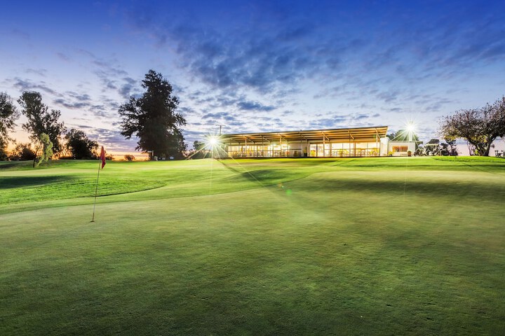Golf 28 of 50