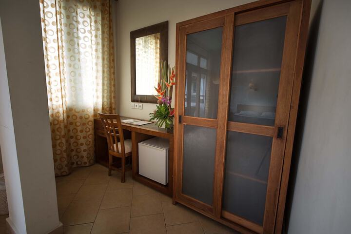 Room 14 of 78