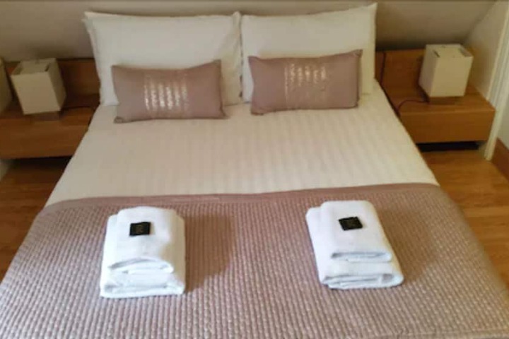 Room 8 of 25