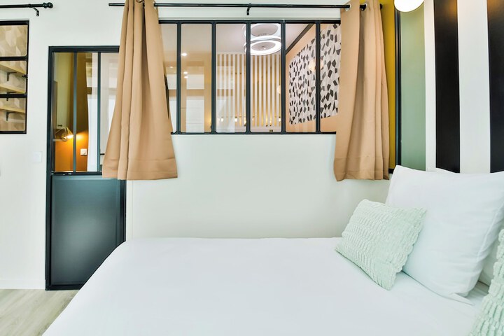 Room 12 of 270