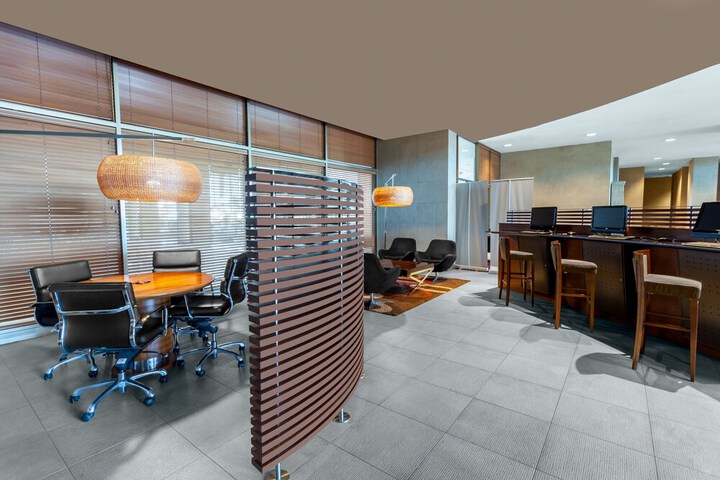 Entrance & Lobby