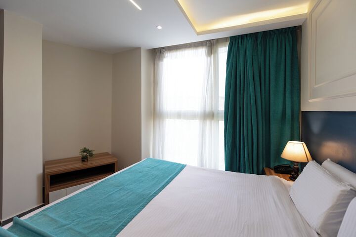 Room 16 of 103