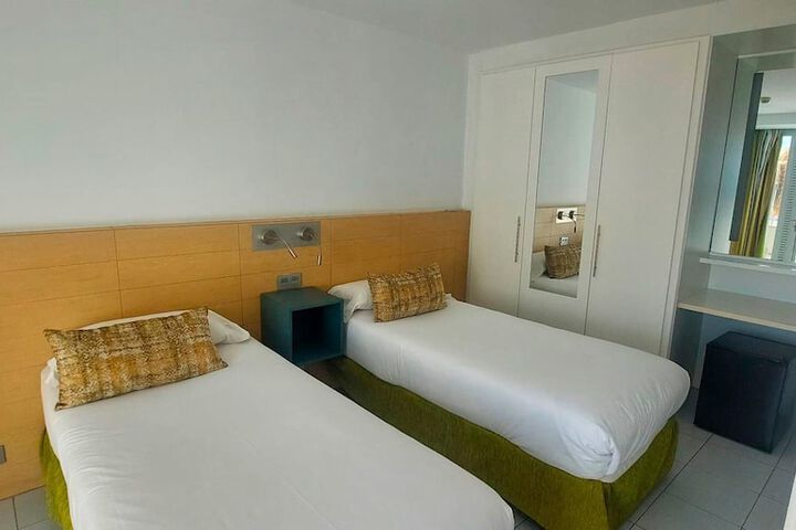 Room 47 of 179