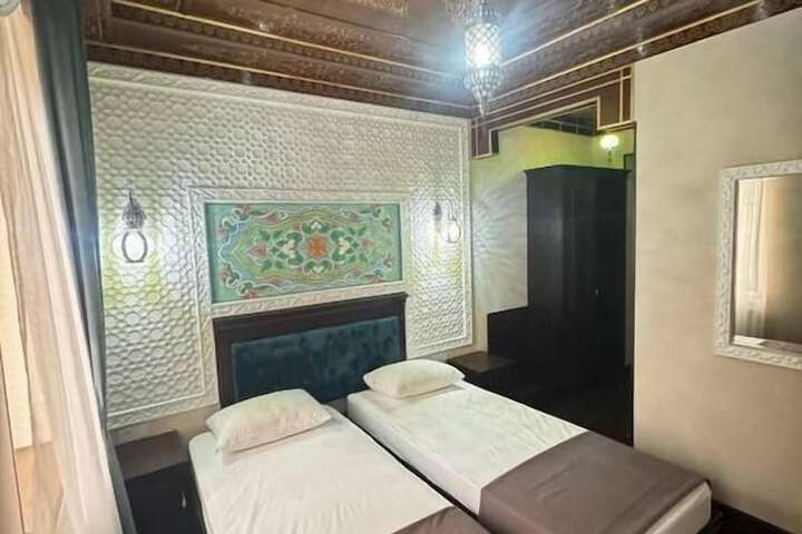 Room 8 of 43
